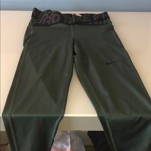 Nike pro 7/8 army green tights